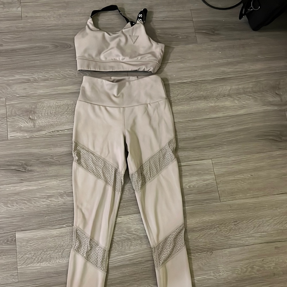Guess workout set